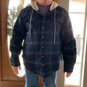 New !!! WRANGLER hooded plaid jacket coat with quilted lining. Men’s XL